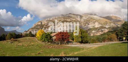 Berghütte der Gabardito, Hecho Tal, westlichen Täler, Pyrenäen, Provinz Huesca, Aragón, Spanien, Europa Stockfoto