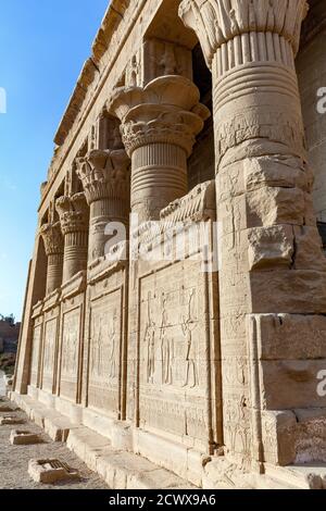 Außenansicht des Tempels von Hathor, Dendera Stockfoto