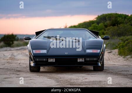 Vorderansicht eines 1985 Lamborghini Countach 5000QV. Stockfoto