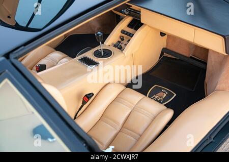 Innenansicht eines 1985 Lamborghini Countach 5000QV. Stockfoto