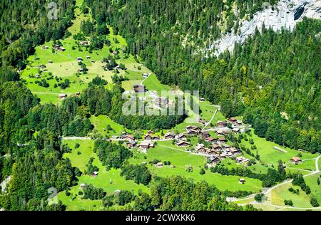 Häuser im Lauterbrunnental in der Schweiz Stockfoto