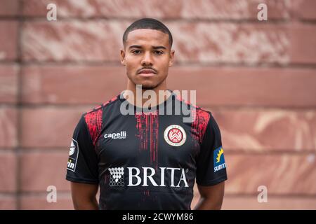 Wiesbaden, Deutschland. September 2020. Teamfoto des 3. Bundesligisten SV Wehen Wiesbaden vor der Jagdschloss Platte am Stadtrand von Wiesbaden: Michael Guthörl. Kredit: Frank Rumpenhorst/dpa/Alamy Live Nachrichten Stockfoto