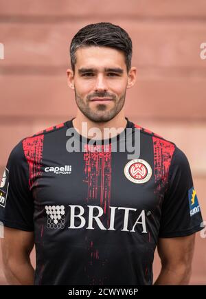 30. September 2020, Hessen, Wiesbaden: Mannschaftsfoto des 3. Liga-Vereins SV Wehen Wiesbaden vor dem Jagdschloss Platte am Stadtrand von Wiesbaden: Sascha Mockenhaupt. Foto: Frank Rumpenhorst/dpa Stockfoto