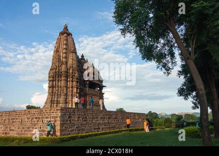 Khajuraho, Madhya Pradesh, Indien : Javari Tempel, Teil der östlichen Gruppe des UNESCO-Weltkulturerbes Khajuraho Gruppe von Denkmälern. Zufällig Stockfoto