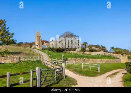 Die zerstörte Endwand der Mönche Speisesaal oder Refektorium der Abbotsbury Abbey, einem ehemaligen Benediktinerkloster in Abbotsbury, Devon, Südostengland Stockfoto