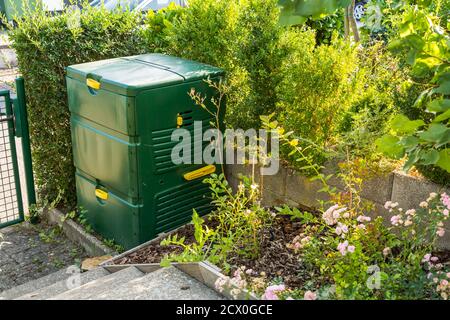 Kompost Maker bin für Küche, Hof und Garten Abfälle zu recyceln. Komposter für kleine Gärten. Stockfoto