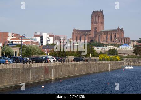 Liverpool Anglican Cathedral, vom Flussufer aus gesehen. Stockfoto