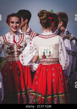 Menschen feiern Transdnierian Festival der Rebe Stockfoto