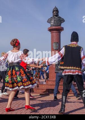 Menschen feiern Transdnierian Festival der Rebe Stockfoto