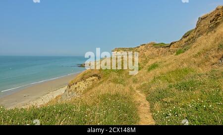 Klippen und Strand der französischen Nordseeküste Opal bei Boulogne sur mer. Stockfoto