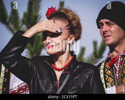 Menschen feiern Transdnierian Festival der Rebe Stockfoto