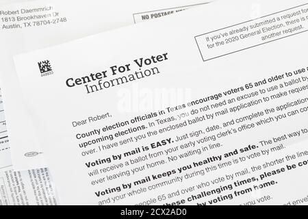 Austin, Texas, USA. September 2020. Mailings von der Non-Profit-, Non-Partisan Center for Voter Information ermutigen einen Bewohner von Austin, TX, per Post bei der bevorstehenden Parlamentswahl am 3. November zu wählen. Weitere Untersuchungen zeigen, dass die bundesweite Organisation Teil eines linksgerichteten demokratischen Bemühens ist, die Wahlbeteiligung zu erhöhen. Quelle: Bob Daemmrich/ZUMA Wire/Alamy Live News Stockfoto