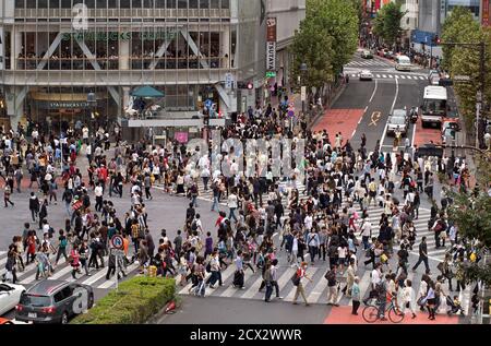 Shibiuya Kreuzung. Überfüllten Fußgängerüberweg, Tokyo, Japan Stockfoto