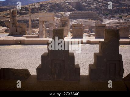 Ansicht der Halle von 100 Säulen von der Apadana Palastruine, Persepolis, Iran Stockfoto