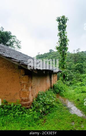 Berggipfel Siedlung von Velip und Kunbi Stammes Dorfbewohner leben in den Fuß für kulturelle Aktivitäten und Festivals in Khotigao, Canacona. Stockfoto