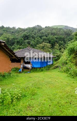 Berggipfel Siedlung von Velip und Kunbi Stammes Dorfbewohner leben in den Fuß für kulturelle Aktivitäten und Festivals in Khotigao, Canacona. Stockfoto