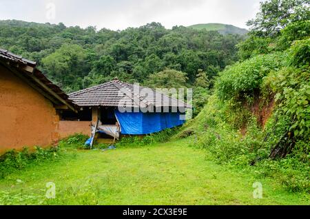 Berggipfel Siedlung von Velip und Kunbi Stammes Dorfbewohner leben in den Fuß für kulturelle Aktivitäten und Festivals in Khotigao, Canacona. Stockfoto