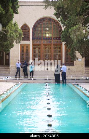 Fin Garden, oder Bagh-e Fin, befindet sich in Kashan, Iran, ist ein historischer persischer Garten. Der 1590 fertiggestellte Fin-Garten ist der älteste erhaltene Garten im Iran. Stockfoto