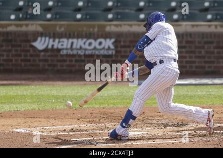 Chicago, Usa. September 2020. Chicago Cubs' Javier Baez (9) Singles gegen die Miami Marlins im zweiten Inning des NL Wild Card Game im Wrigley Field am Mittwoch, 30. September 2020 in Chicago. Foto von Kamil Krzaczynski/UPI Credit: UPI/Alamy Live News Stockfoto