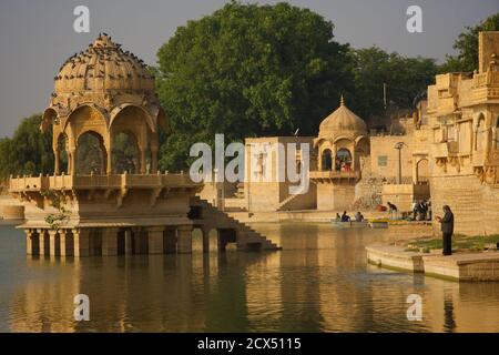 Gadi Sagar, Gadisar See, Jaisalmer, Rajasthan, Indien Stockfoto