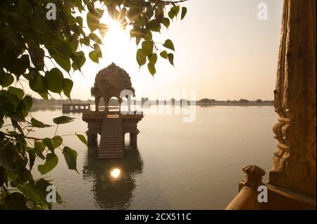 Gadi Sagar, Gadisar See, Jaisalmer, Rajasthan, Indien Stockfoto