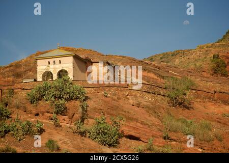 Außenansicht der Abreiha und Atsbeha Felsenkirche, in der Nähe von Wikro, Tigray, Äthiopien Stockfoto