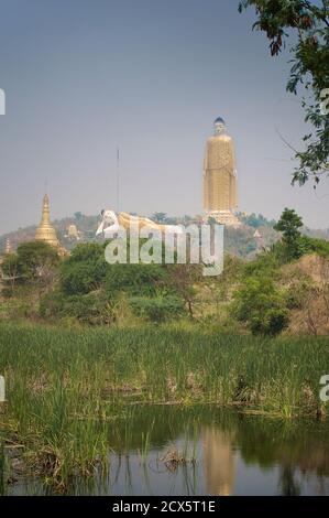 Riesige buddhas in Bodhi Tahtaung, Monywa, Burma Stockfoto