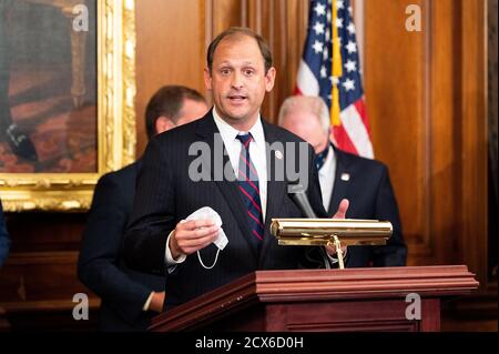 Washington, USA 30. September 2020. 30. September 2020 - Washington, DC, USA: US-Repräsentant Andy Barr (R-KY) spricht auf einer Pressekonferenz, auf der die Republikaner des Repräsentantenhauses ihren Bericht der China Task Force vorstellten. (Foto: Michael Brochstein/Sipa USA) Quelle: SIPA USA/Alamy Live News Stockfoto