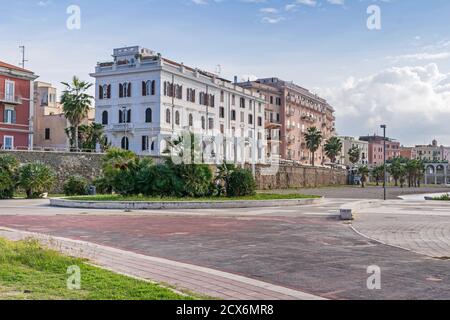 Civitavecchia, Italien - Oktober 30, 2019: Eine Ansicht von Civitavecchia, auch bekannt als "Hafen von Rom', der pirgo Strand und die küstenstraße Thaon D Stockfoto