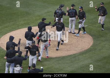 Chicago, Usa. September 2020. Miami Marlins Spieler feiern nach dem Sieg über die Chicago Cubs in der NL Wild Card Game am Wrigley Field am Mittwoch, 30. September 2020 in Chicago. Foto von Kamil Krzaczynski/UPI Credit: UPI/Alamy Live News Stockfoto