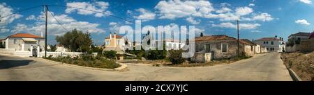 Panoramablick auf alte Wohnhäuser in Spetses, Griechenland Stockfoto