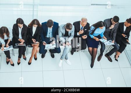 Top view.group der Mitarbeiter diskutieren Finanzdokumente. Stockfoto