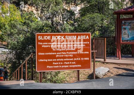 Sedona, AZ, USA - 13. Oktober 2019: Das Slide Rock Schwimmgebiet Stockfoto