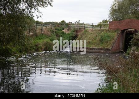 Chesterfield Canal an einem trüben und bewölkten Septembertag Stockfoto