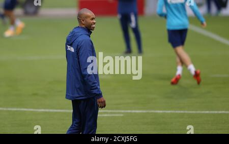 Stadt Gelsenkirchen, Deutschland. 01st Oct, 2020. firo: 30.09.2020, Fuvuball, 1. Bundesliga, Saison 2020/2021, FC Schalke 04, Training Co Trainer Naldo Quelle: dpa/Alamy Live News Stockfoto