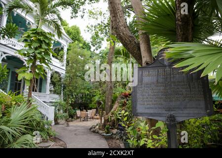 Das Dr. Joseph Y. Porter House ist ein historisches Haus in Key West, Florida. Es befindet sich bei 429 Caroline Street. Die ursprüngliche Konstruktion wurde in 1 gebaut Stockfoto