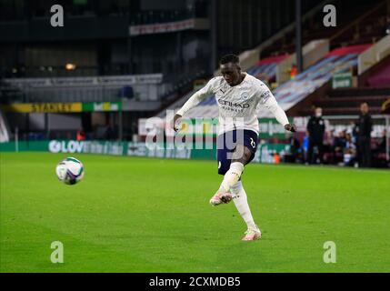 Benjamin Mendy (22) von Manchester City überquert den Ball Stockfoto