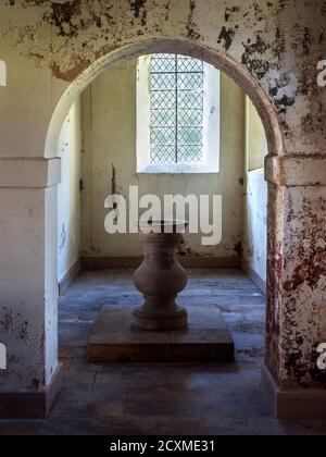 Interieur an der Kirche St. Martin ein normannischer Stil Denkmalgeschütztes Gebäude der Klasse II* in Allerton Mauleverer in der Nähe von Knaresborough North Yorkshire England Stockfoto