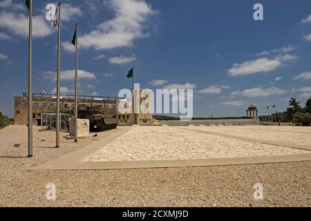 Yad La-Shiryon (Gedenkstätte und Museum des Panzerkorps in Latrun) ist Israels offizielle Gedenkstätte für gefallene Soldaten des Panzerkorps, A Stockfoto