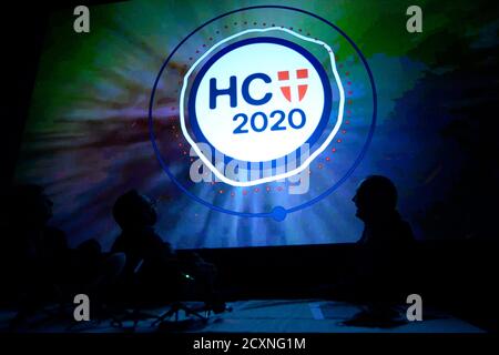 Wien, Österreich. 1. Okt. 2020. HC Wahlkampflied Countdown zum Comeback der Bürgermeisterwahlen in Wien am 11. Oktober 2020 im Lugner-Kino. Das Bild zeigt (R) Heinz Christian Strache. Kredit: Franz Perc/Alamy Live News Stockfoto