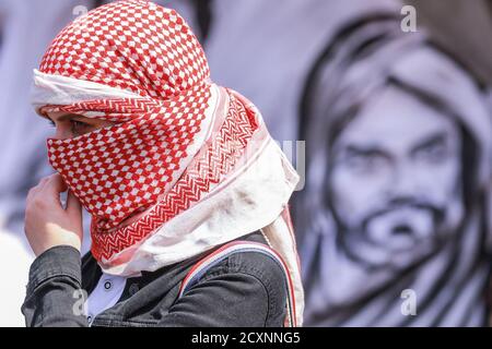 Bagdad, Irak. Oktober 2020. Ein irakischer Protestler nimmt an einem Protest zum ersten Jahrestag der regierungsfeindlichen Demonstrationen Teil. Quelle: Ameer Al Mohammedaw/dpa/Alamy Live News Stockfoto