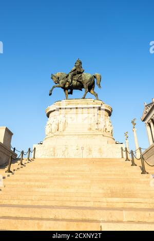 Das Viktor Emmanuel II Nationaldenkmal oder Vittoriano, ist das Vaterlandaltar Nationaldenkmal, das zu Ehren von Viktor Emmanuel II, dem ersten König eines Vereinigten Italien - Rom, Italien gebaut wurde. Stockfoto