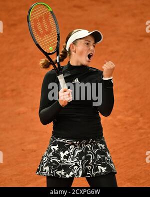 Paris, Frankreich. Oktober 2020. Roland Garros Paris French Open 2020 Tag 5 011020 Jelena Ostapenko (LAT) gewinnt das zweite Runde Spiel Credit: Roger Parker/Alamy Live News Stockfoto