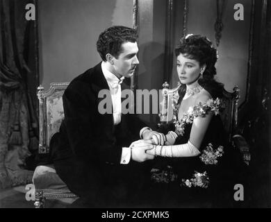 KIERON MOORE und VIVIEN LEIGH in ANNA KARENINA 1948 Regie JULIEN DUVIVIER Roman Leo Tolstoy kostümiert Cecil Beaton Produzent Alexander Korda London Film Productions / British Lion Film Corporation Stockfoto