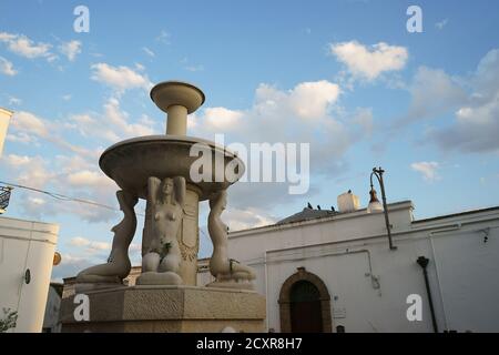 Brunnen in Corso Margherita, Pisticci, Provinz Matera, Basilicata, Italien Stockfoto