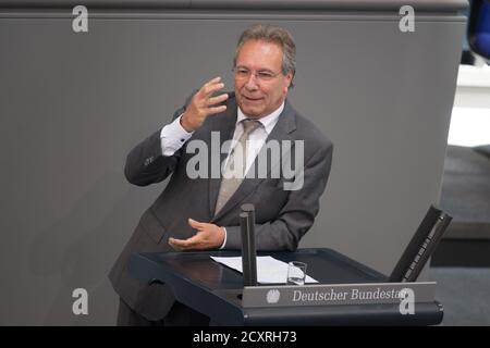 Berlin, Deutschland. Oktober 2020. Klaus Ernst (die Linke) spricht im Deutschen Bundestag. Der Haushalt für "Wirtschaft und Energie" wird diskutiert. Quelle: Jörg Carstensen/dpa/Alamy Live News Stockfoto