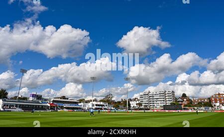 Hove UK 1. Oktober 2020 - EIN schöner sonniger Tag für das Vitality Blast T20 Viertelfinale Cricket Match zwischen Sussex Sharks und Lancashire Lightning, das hinter verschlossenen Türen auf dem 1. Central County Ground in Hove stattfindet : Credit Simon Dack / Alamy Live News Stockfoto