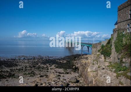 Der Pier in Clevedon, Somerset bei Ebbe Stockfoto