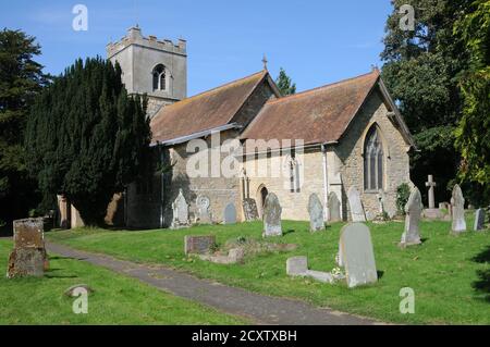 St. Nicholas Church, Little Horwood, Buckinghamshire, stammt aus dem Jahr 1200 n. Chr., als das Kirchenschiff und das Südschiff gebaut wurden. Stockfoto