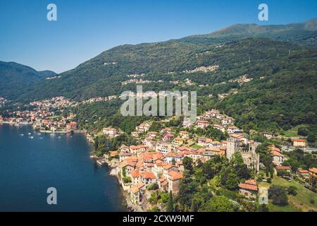 Santa Maria Rezzonico - Comer See (IT) - Luftbild Stockfoto